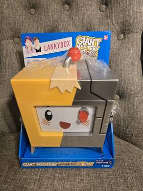 Lankybox 15881mbg Giant Cyborg Boxy Playset With Mystery Figures Stickers And Lanyard