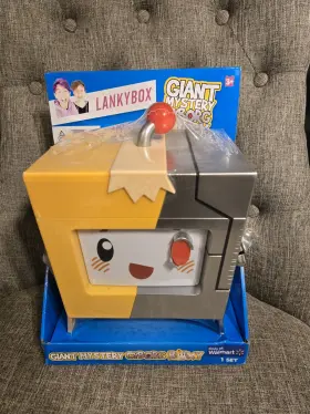 15881mbg Lankybox Giant Cyborg Boxy Playset With Mystery Figures Stickers And Lanyard