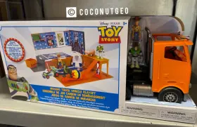 Mattel 400991221475 2025 Moving Truck Playset Buzz Lightyear Toy Story Exclusive Vehicle Figures New