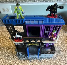 Mattel Dc Comics Bfy94 Imaginext Gotham City Jail And 4 Figures 2012