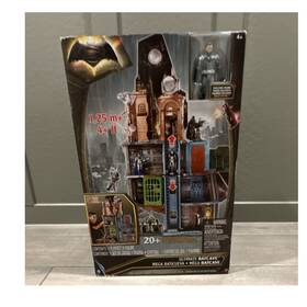 Mattel Dcg62 Ultimate Batcave Playset Batman V Superman With Figure 4 Levels