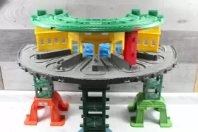 Fgr22 Mattel Thomas And Friends Gullane Limited Cranky Superstation Railway 2016