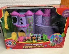 H4649 Mattel 2004 Dora The Explorer Lets Go Adventure Purple Princess Fairytale Castle