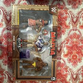 Mattel Hwp80 Wwe Elite Collection Playset - The Rock Rocky Johnson Peter Maivia