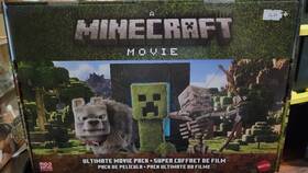 Mattel J3350bv Minecraft Movie Playset Glow In The Dark Creeper Wolf Skeleton 2023