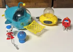 17015 Mattel #t7104 #17015 2010 Octonauts Gup-a Playset And Gup-d With 2 Captain Barnacles Figures