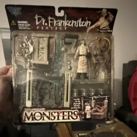 40114 Mcfarlane Toys Monsters Dr. Frankenstein And Monster Playset Boxed