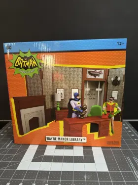 76976 Mcfarlane Toys Batman Classic Tv Series Wayne Manor Library Playset 76976 Mcfarlane Toys Batman Classic Tv Series Wayne Manor Library Playset