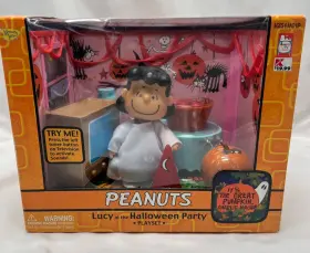 Memory Lane 090733077677 Peanuts Its The Great Pumpkin 2003 Nib Lucy At Halloween Party Playset