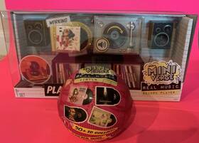 Mga 579625 Miniverse Real Music Record Player And Series 1 Capsule