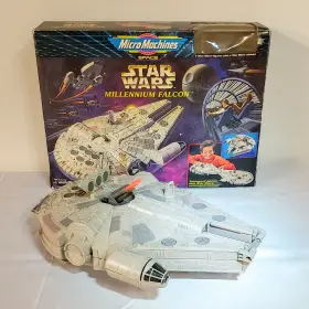 65878 Micro Machines Star Wars Millennium Falcon Command Rebel Center Playset Box 1995