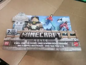 92134242 Minecraft A Well-crafted Escape Figure Pack With 3 Action Figures And 4