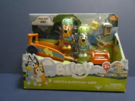 Moose Enterprise 400341070531 New Unopened Toys Bluey Inch Rusty And Blueys Go-kart 2 Figures 7 Pieces