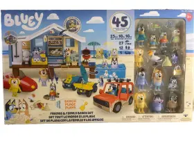 Moose Enterprise 705353661884 Bluey S Ultimate 45 Piece Mega Set With Friends And Family Beach
