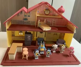 Lk16720 Moose Enterprise Bluey Family Home Playset Pack And Go House With Accessories 6 Figures