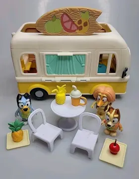 17394 Moose Toys Bluey Juice Truck Transforming Playset With Bingo And Indy