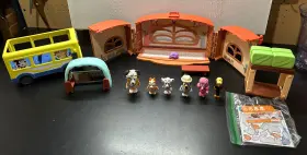 17513 Moose Toys Blueys School Adventure Transforming Schoolhouse Playset Bus 6 Figures Bluey