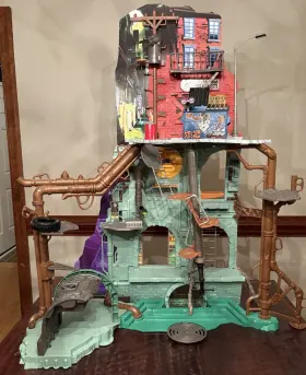 Nickelodeon 043377950264 Teenage Mutant Ninja Turtles Secret Sewer Lair Playset 4 Z-line Playsets