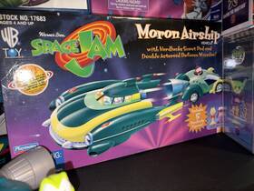 Playmates 17683 Space Jam Moron Airship Vehicle Playset With Nerdlucks Figures