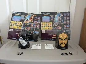 16242 Playmates Toys Star Trek Strike Force Borg Temple Klingon Great Hall Playsets Used