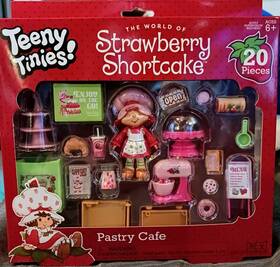 Rms 9205052 Strawberry Shortcake Teeny Tinies 20pc Pastry Cafe Playset Figure And Accessories