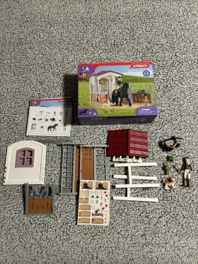 Schleich 059433572666 Horse Club 23 Piece Stall Playset Incomplete Missing
