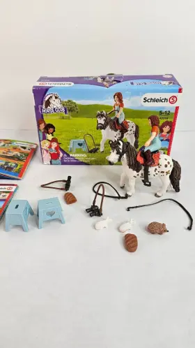 42518 Schleich 059433574301 Horse Club Mia And Spotty Shetland Pony Toy Play Set - Read
