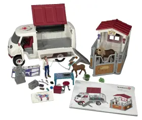 42381 Schleich Horse Club Mobile Vet Van Truck Stable Horses Playset Complete