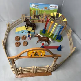 42481 Schleich Farm World Pony Agility Training Toy Playset 99% Complete