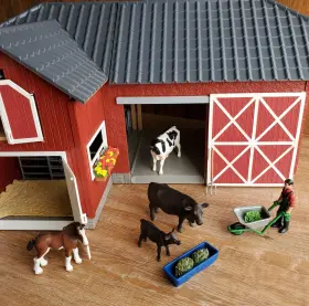 72102 Schleich Farm World Red Barn #72102 Playset With Holstein Cow And Clydesdale Foal