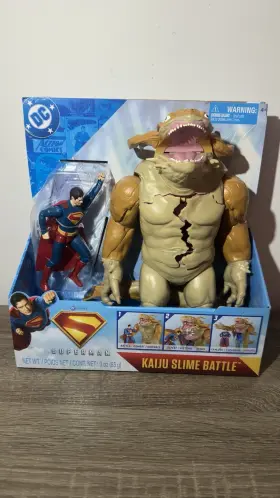52120975 Spin Master Dc Comics Superman Kaiju Slime Battle Playset With Figures