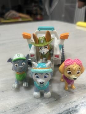 Spin Master 6030600 Paw Patrol 4 Pc. Figures And Vehicle- Rocky Skye Everest Tracker