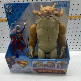 6031749 Spin Master Superman Kaiju Slime Battle Action Figure Playset Dc Universe