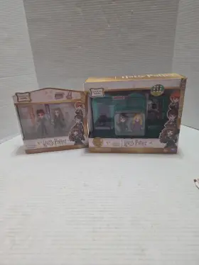 6061834 Spin Master New In Box Harry Potter Magical Minis Friendship Set Honeydukes Playset Figures
