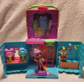 92452325 Spin Master Gabby S Dollhouse Dress-up Closet Portable Playset Doll Accessories