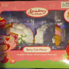 15931 Strawberry Shortcake Berry Cute Places Basket Playset Boxed Scented