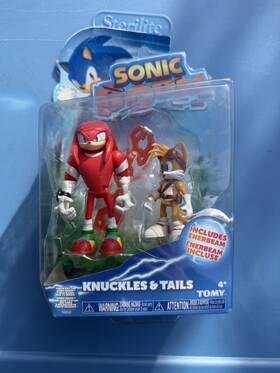 Tomy T22032 Sonic Boom Knuckles And Tails Playset With Enerbeam Accessory