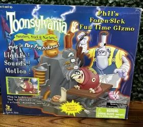 36132 Toy Island Vtg 1998 Toonsylvania Phils Foren-sick Fun Time Gizmo Psychorama Playset Nib