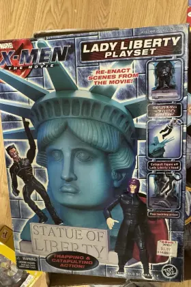 46645 Toybiz X-men Lady Liberty Magneto Playset Catapulting And Trapping Action
