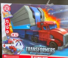 Transformers 010993959881 Earthspark Optimus Prime Truck Playset Battle Trailer