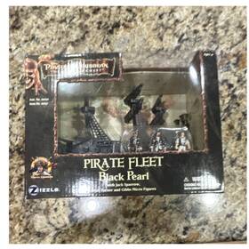 Zizzle 00151 Pirates Of The Caribbean Black Pearl Playset Jack Sparrow Will Turner