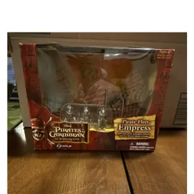 208-00501-00 Zizzle Pirates Of The Caribbean Empress Playset Sao Feng Elizabeth Swann Tai Hu