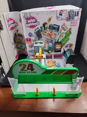 77170s001 Zuru Mini Brands Convenience Store Playset With 18 Minis