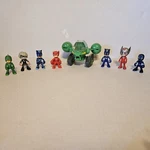 Pj Masks Gekko Mobile & 7 Figures Hasbro Used. Price: $11.99.