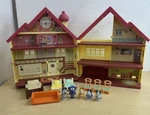 Bluey Family Playset Playhouse Figurines Furniture Lights And Sounds Used. Price: $44.99.