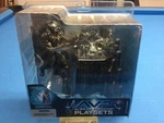 Mcfarlane 2005 Avp Predator With Base Queen Playset Action Figures Alien New. Price: $44.99.