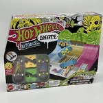 Hot Wheels Rippin Tony Hawk Hq Skatepark With 2 Exclusive Boards & Shoes New. Price: $19.99.