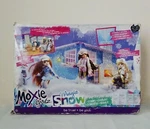 Moxie Girlz Girls Snow Cabin Same As Bratz Used. Price: $29.71.