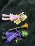 Mattel Wicked Emerald City Elphaba And Glinda Small Dolls Minifigures Bench Used. Price: $14.94.
