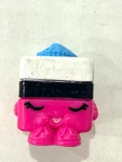 Shopkins Moose Toys Season Le'quorice #1-049 Candy Licorice Pink Sweet Treats Used. Price: $9.99.
